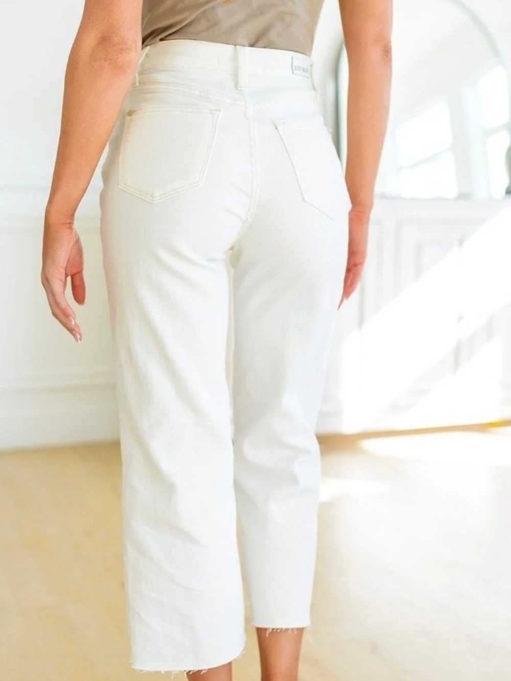 Judy Blue White High-Rise Cropped Straight Jeans